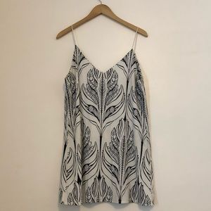 Mid-Thigh Length Pattern Dress